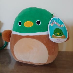 Avery the Duck 8 inch Official Squishmallow